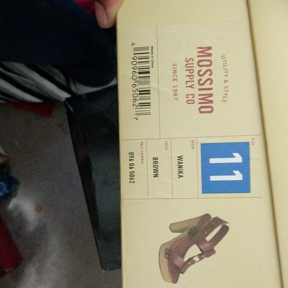 Sandals - Picture 3 of 3